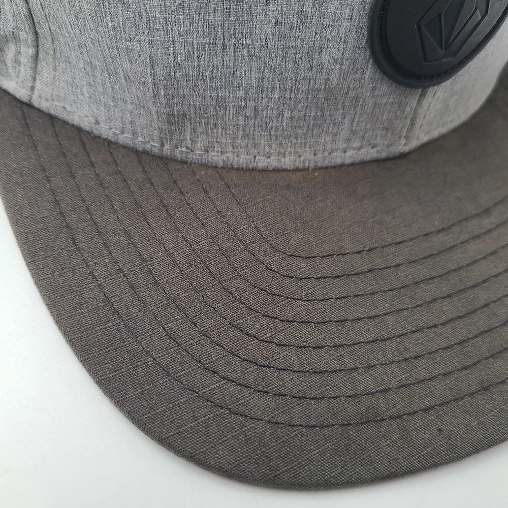 Volcom Hat‎ Snapback Grey Black Distressed Skate Skateboard Surf Casual Logo Men